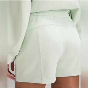 Lululemon softstreme shorts🍒 size 6